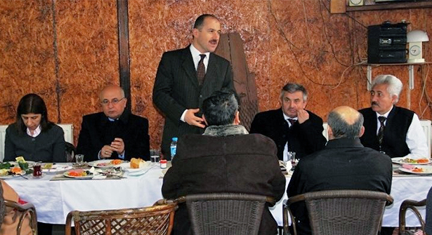 Kaymakam Zafer Karamehmetoğlu İçerenköy Mahallesi’nde