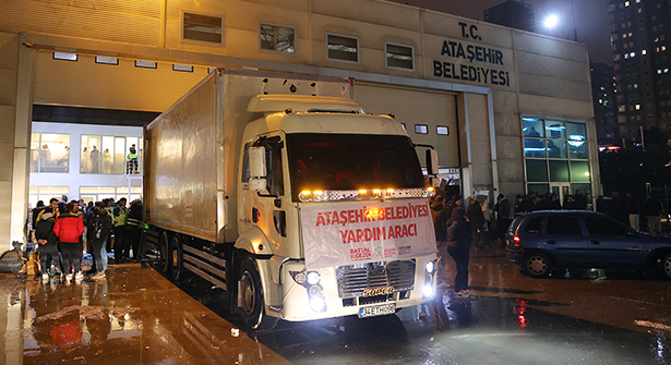 Ataşehir’den 80 Yardım Tırı Deprem Bölgelerine Gönderildi