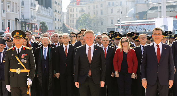 Cumhuriyet’in 100’üncü Yılı Kutlamaları İstanbul’da Taksim’de Başladı