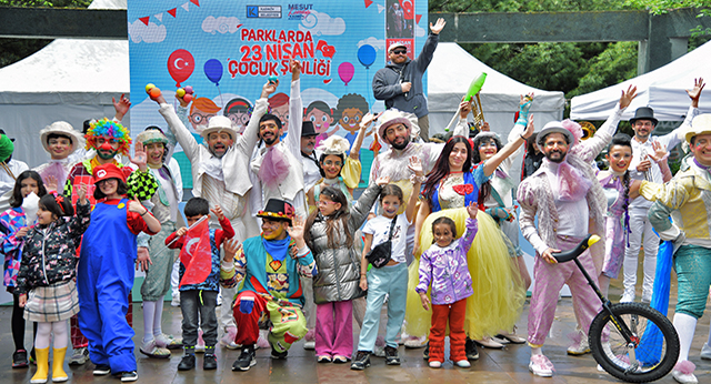 Kadıköy Parklarında Çocukların 23 Nisan Coşkusu Başladı