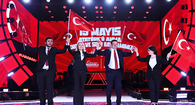 Maltepe’de 19 Mayıs Coşkusu, Karada ve Denizde Atatürk Sevgisi