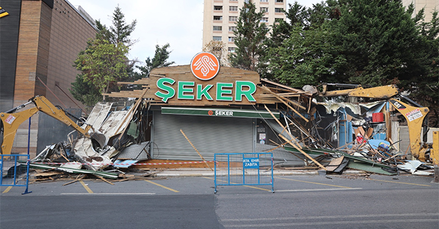 Ataşehir Belediyesi Kaçak Yapılara Geçit Vermiyor