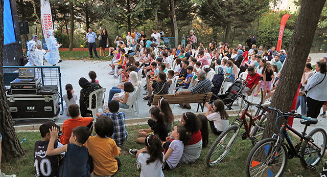 Çocuk Sinemaları ‘Açıkhava Sinema Günleri’ İle Ataşehir’deki Parklara Taşınıyor