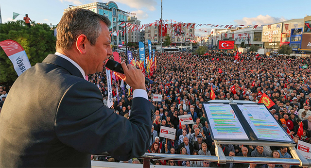 Özgür Özel, ‘Darbeye Karşı Dimdik Ayaktayız, Biriz, Beraberiz’