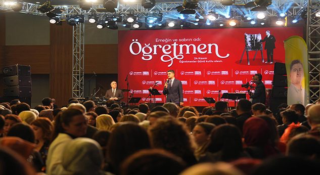 24 Kasım Öğretmenler Günü Ataşehir’de Etkinlik ve Konserle Kutlandı